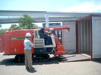農業機械バン詰め写真4
